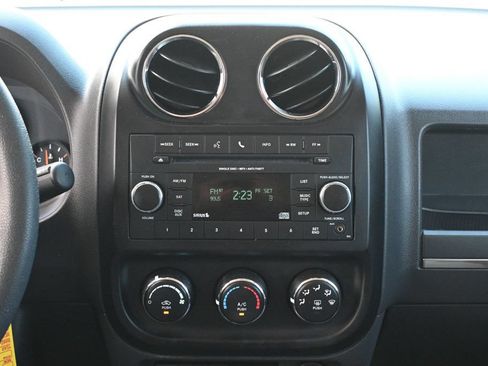 Used 2017 Jeep Patriot Sport FWD image 10