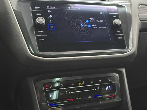 Used 2022 Volkswagen Tiguan SEL R-Line image 30