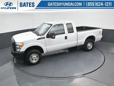 Used 2015 Ford F250 XL w/ Power Equipment Group AWD/4WD image 43
