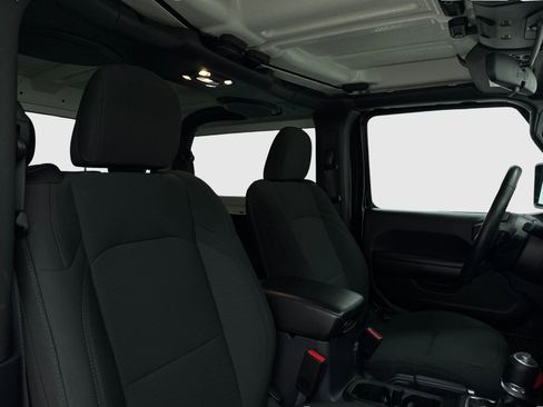 Used 2021 Jeep Wrangler Sport S image 38