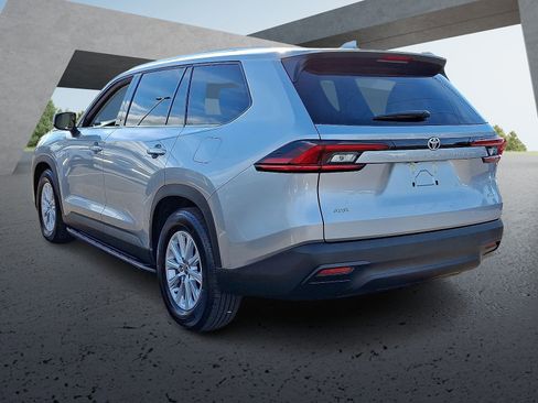 Certified 2025 Toyota Grand Highlander XLE image 4