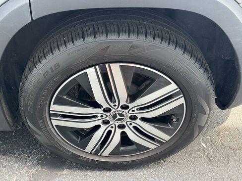 Used 2023 Mercedes-Benz EQB 300 4MATIC w/ Exclusive Package image 24