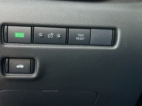 Used 2024 Nissan Sentra SV image 16