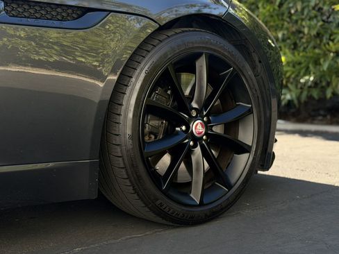 Used 2016 Jaguar F-TYPE S image 15