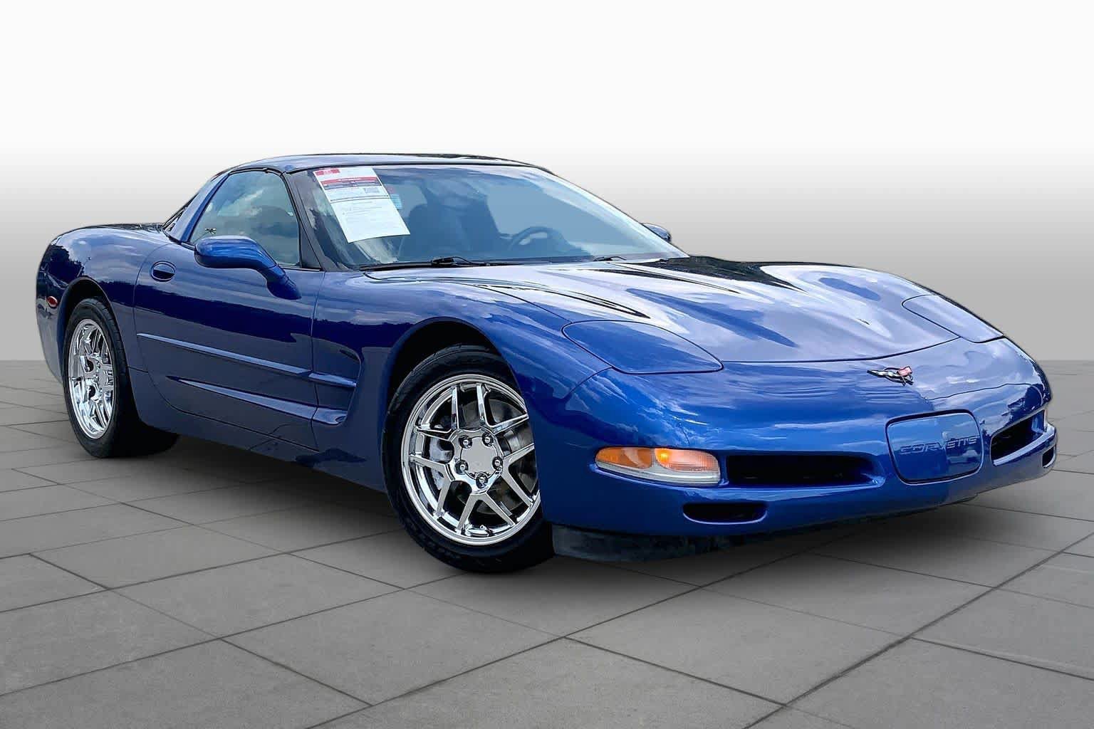 Used 2002 Chevrolet Corvette Coupe RWD image 2