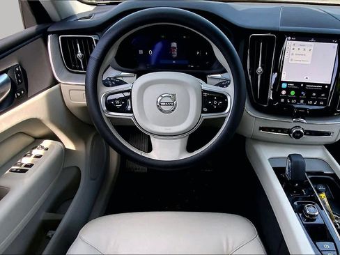 Used 2025 Volvo XC60 B5 Plus w/ Protection Package Premier AWD/4WD image 6
