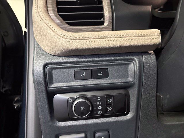 Used 2023 Ford Expedition Limited AWD/4WD image 35