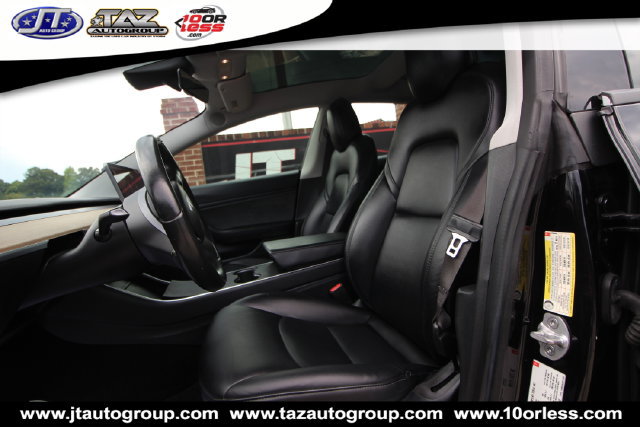 Used 2018 Tesla Model 3 Long Range RWD image 10