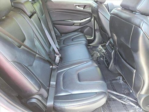 Used 2022 Ford Edge Titanium image 17