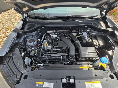 New 2026 Volkswagen Taos SE FWD image 21