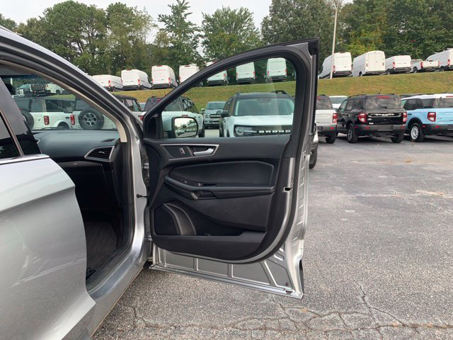 Used 2020 Ford Edge SEL w/ Convenience Package FWD image 14
