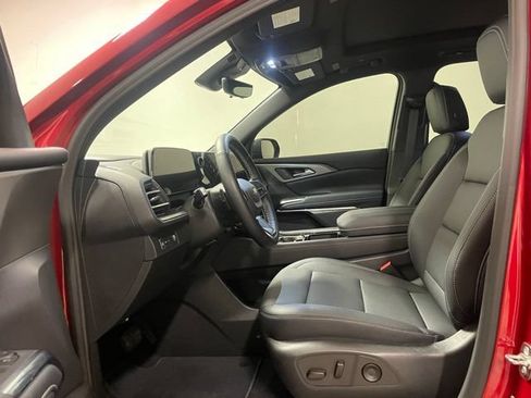 Used 2026 Chevrolet Traverse LT w/ Sun and Wheel Package FWD image 20