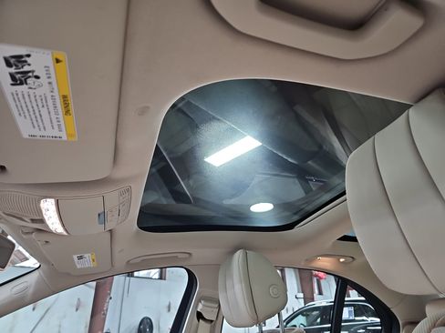 Used 2018 Mercedes-Benz E 400 4MATIC Sedan image 30