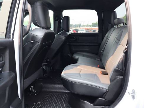 Used 2022 RAM 2500 Tradesman w/ Chrome Appearance Group AWD/4WD image 5