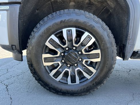 Used 2024 GMC Sierra 3500 Denali Ultimate AWD/4WD image 11