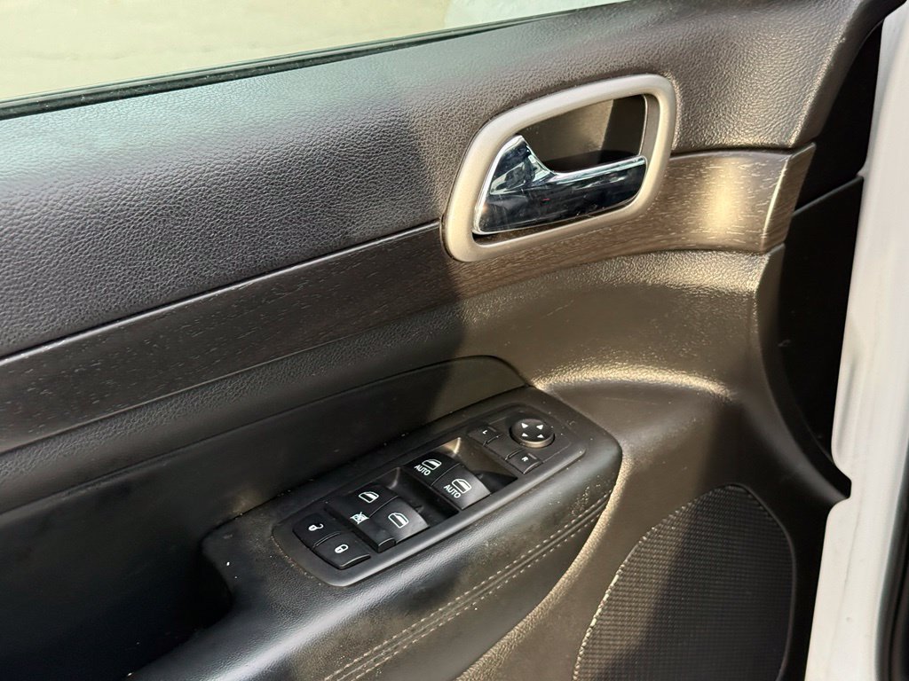 Used 2018 Jeep Grand Cherokee Altitude AWD/4WD image 11