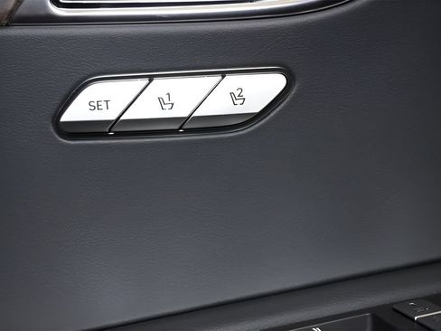 Certified 2025 Genesis GV80 2.5T Select AWD/4WD image 10