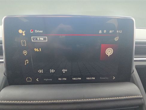 Used 2023 GMC Yukon SLT image 10