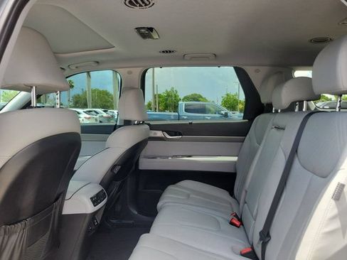 Used 2024 Hyundai Palisade SEL FWD image 21