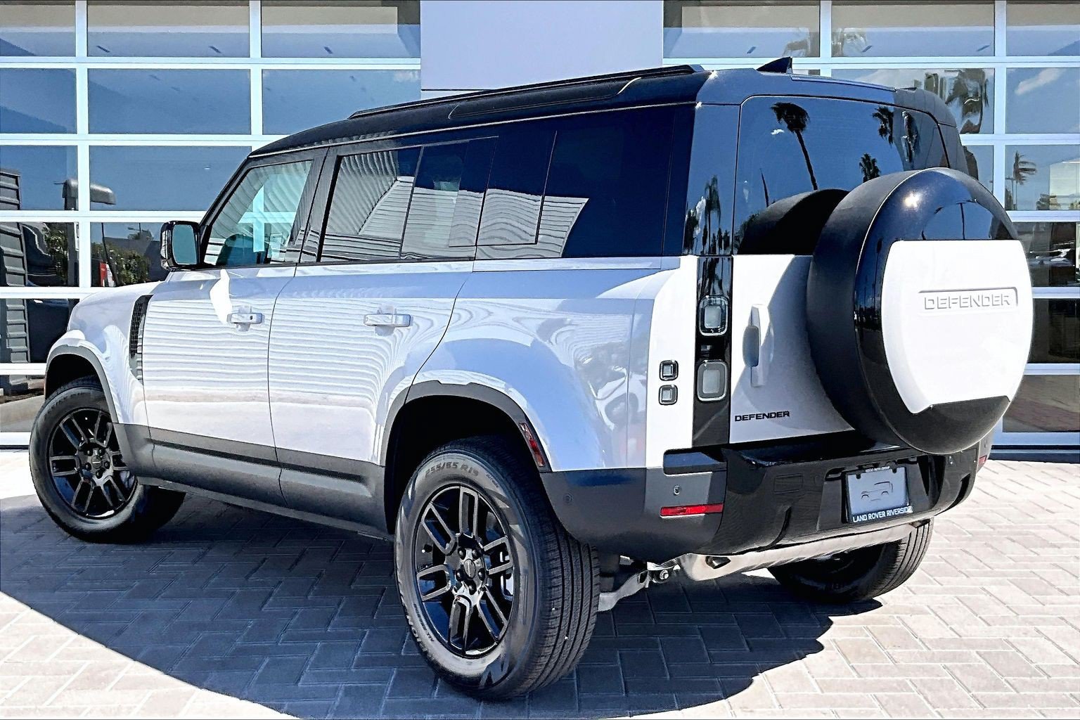 New 2026 Land Rover Defender 110 S AWD/4WD image 3