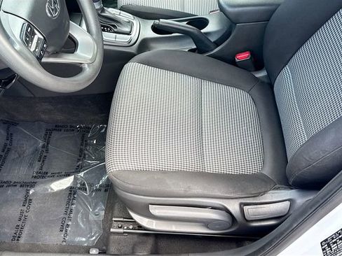 Used 2021 Hyundai Kona SE image 19