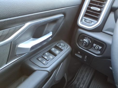 New 2026 RAM 1500 4x4 Crew Cab image 21