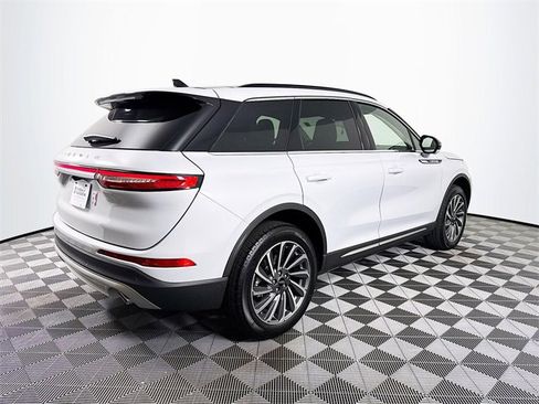 Used 2025 Lincoln Corsair Reserve w/ Equipment Group 202A image 7