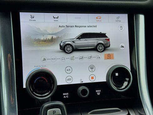 Used 2020 Land Rover Range Rover Sport HSE image 12