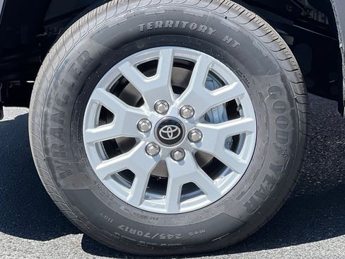New 2025 Toyota Tacoma SR5 image 32