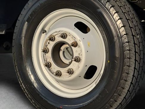 Used 2023 Ford F350 XLT AWD/4WD image 14