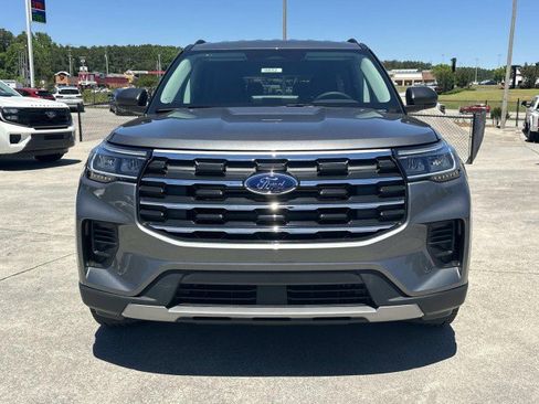 New 2026 Ford Explorer Active RWD image 2
