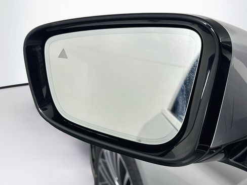 Used 2018 BMW 530i RWD image 16