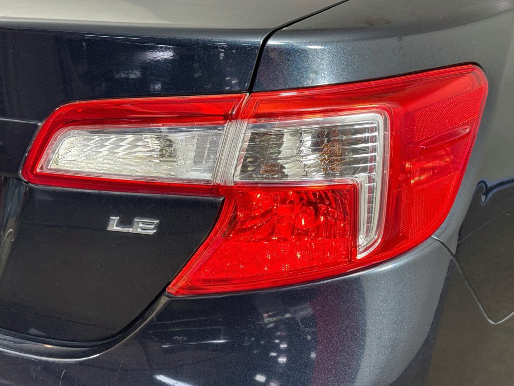 Used 2013 Toyota Camry LE FWD image 28