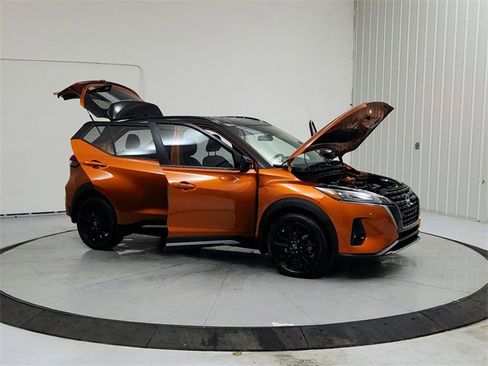 Used 2024 Nissan Kicks SR image 9