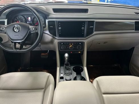 Used 2019 Volkswagen Atlas SE w/ Towing Package image 16