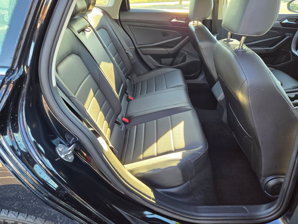 Used 2024 Volkswagen Jetta SE FWD image 8