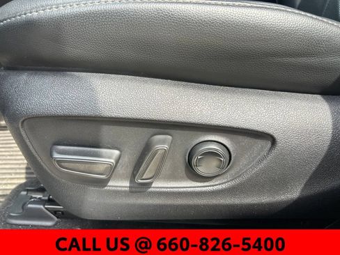 Used 2023 Toyota Highlander Platinum FWD image 16
