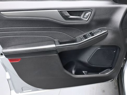 Used 2023 Ford Escape Active w/ Tech Pack #1 image 9