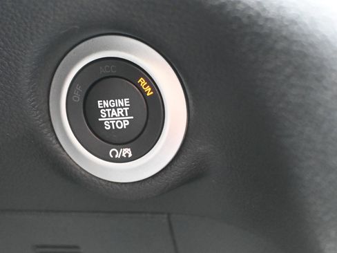 New 2026 Chrysler Pacifica Select image 16