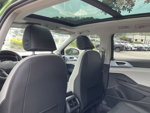 New 2025 Volkswagen Taos SE image 12
