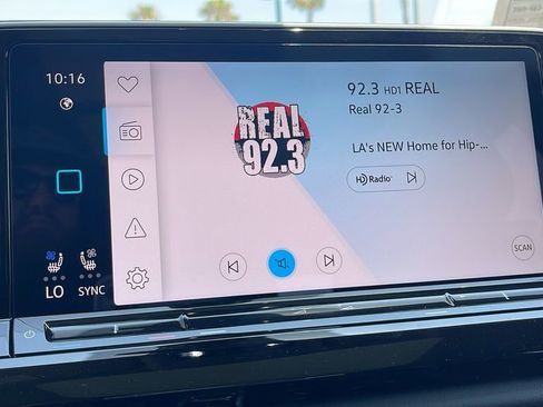 New 2025 Volkswagen Atlas SEL image 18