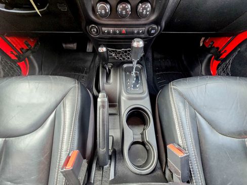 Used 2014 Jeep Wrangler Unlimited Sahara w/ Max Tow Package image 28