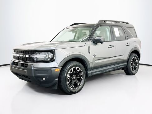 Used 2025 Ford Bronco Sport Outer Banks w/ Outer Banks Tech Package+ AWD/4WD image 3
