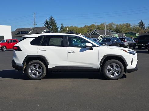 New 2025 Toyota RAV4 XLE image 7