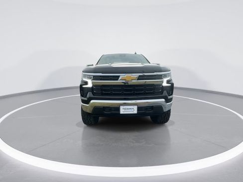 Used 2025 Chevrolet Silverado 1500 LT image 3