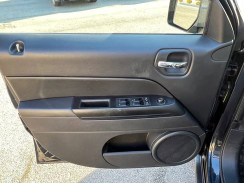 Used 2015 Jeep Patriot Sport w/ Power Value Group AWD/4WD image 17