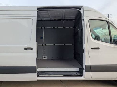 Used 2024 Mercedes-Benz eSprinter 170 Cargo image 16