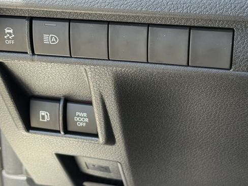 New 2026 Toyota Sienna XLE FWD image 25
