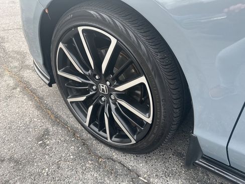 Used 2023 Honda Accord Touring image 9