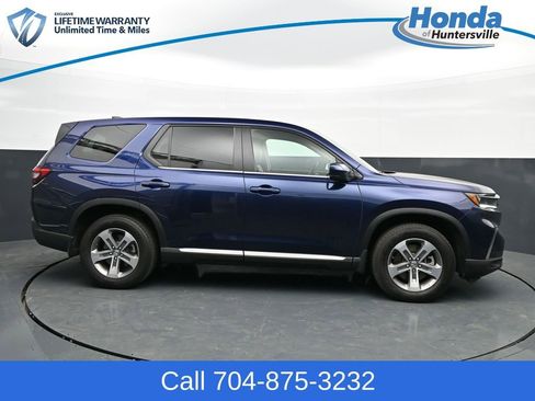 Used 2025 Honda Pilot EX-L image 9